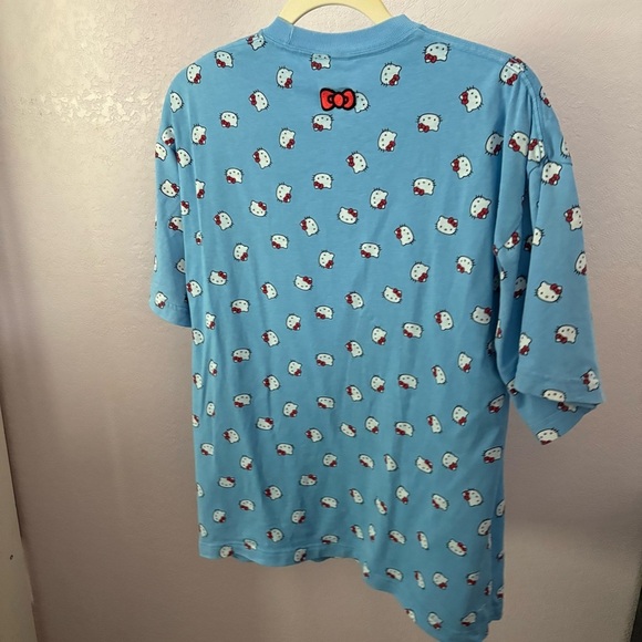 NIKE x HELLO KITTY sz M Tshirt AOP University Blue Short Sleeve DR5519 - Picture 5 of 9